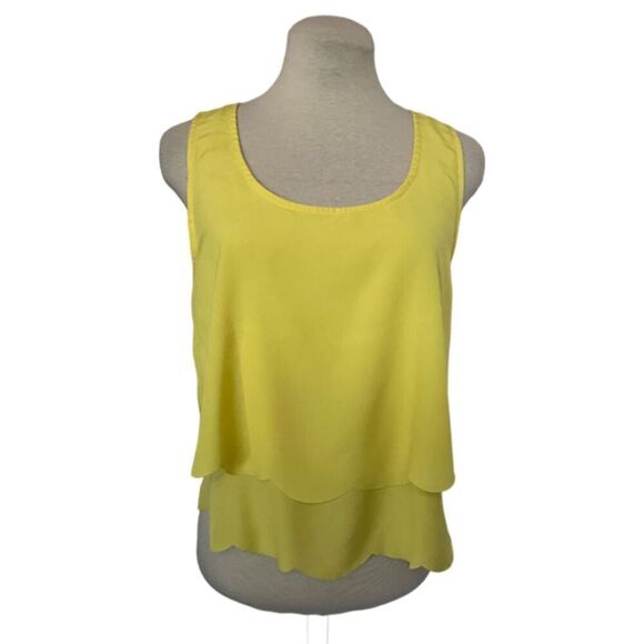 Material Girl Scallop Tiered Open Back Yellow Blouse Top Size S - Picture 4 of 7